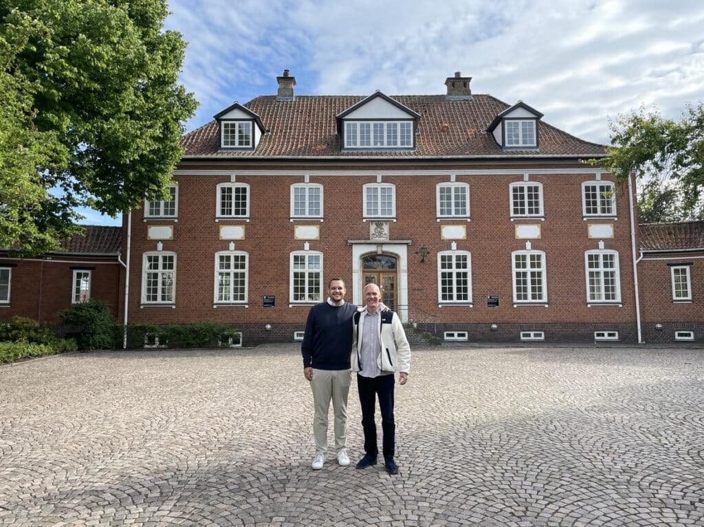 Morten og Victor foran Aarhus kontoret - Marselig Boulevard 1