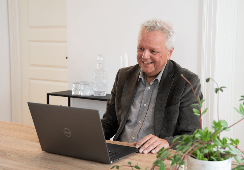 Anders afholder online møde med FinoboAnders afholder online møde med Finobo